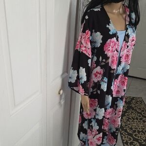 Floral Kimono Robe - Black and Pink